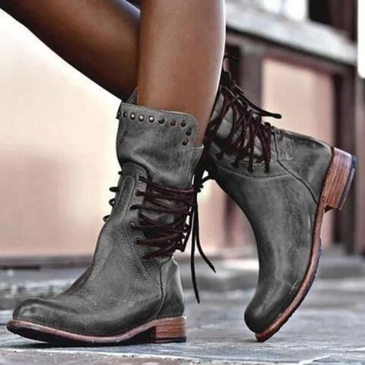 Maura | Leather boots with laces